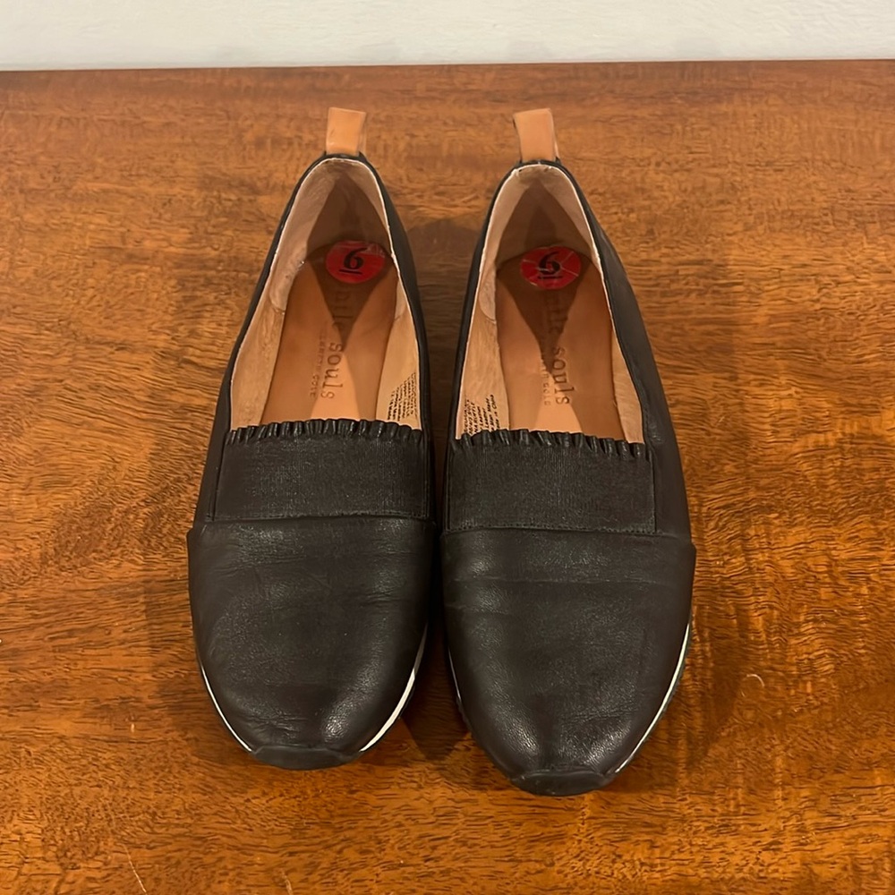Kenneth Cole gentle souls Liana ruffle